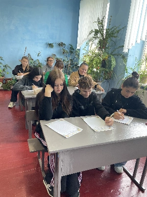 Новомар’ївці долучилися до написання Всеукраїнського радіодиктанту національної єдності